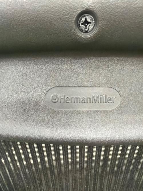 Herman Miller (ハーマンミラー) アーロンチェア クラシック ポスチャーフィット グラファイトベース  ブラック