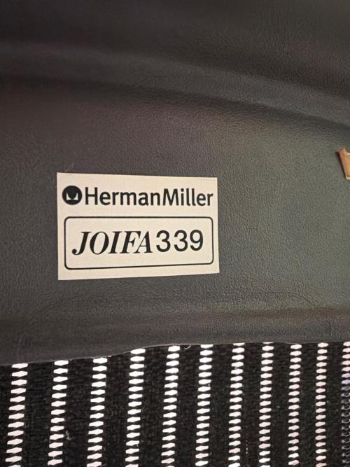 Herman Miller (ハーマンミラー) アーロンチェア クラシック ポスチャーフィット グラファイトベース  ブラック