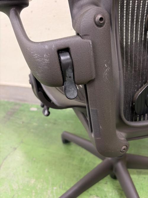 Herman Miller (ハーマンミラー) アーロンチェア クラシック ポスチャーフィット グラファイトベース  ブラック