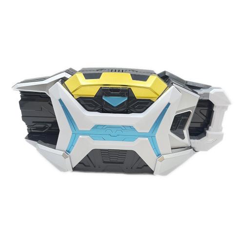 仮面ライダーアウトサイダーズ (カメンライダーアウトサイダーズ) 変身ベルト PREMIUM DX ゼインドライバー 仮面ライダー