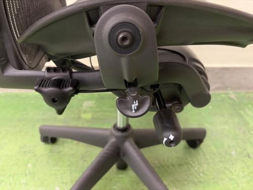 Herman Miller (ハーマンミラー)　アーロンチェア AE113AWB-0001 Bサイズポスチャーフィットフル装備 クラシックモデル ブラック