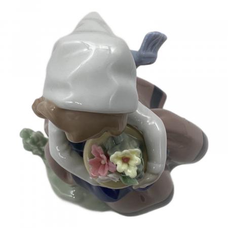 LLADRO (リヤドロ) 置物 「春が来た」花を抱えた少女①｜トレファクONLINE