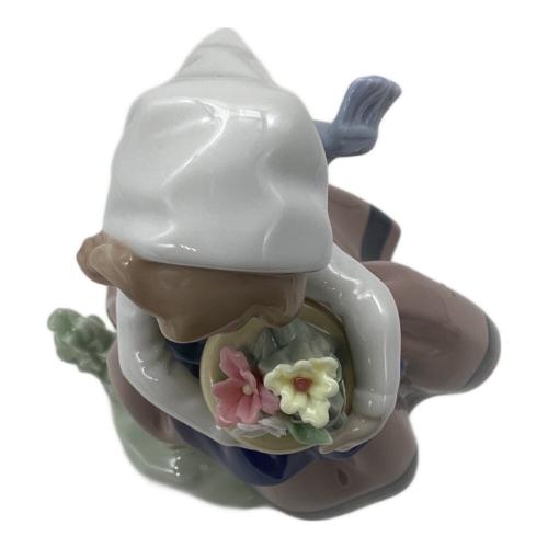 LLADRO (リヤドロ) 置物 「春が来た」花を抱えた少女①