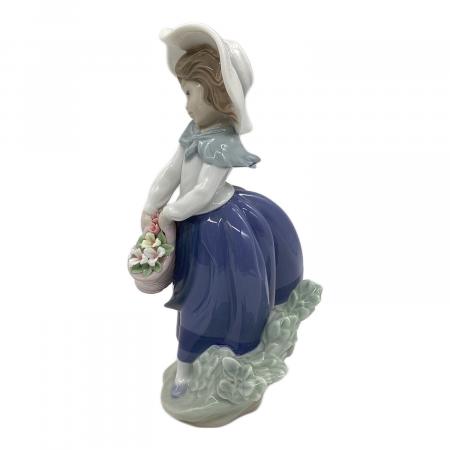 LLADRO (リヤドロ) 置物 「きれいな花ばかり」｜トレファクONLINE