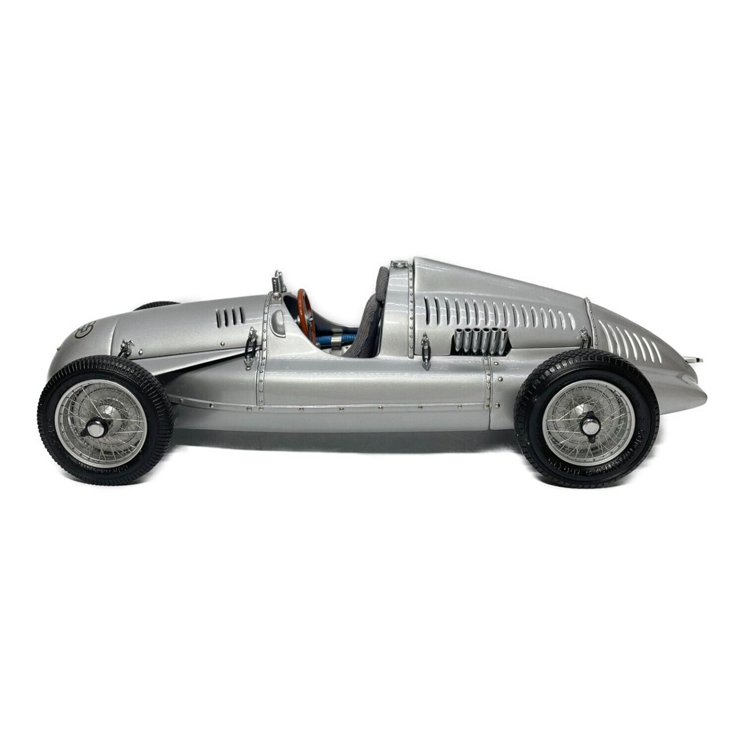 CMCミニカー　1:18 アウトウニオン　タイプD 1938-1939
