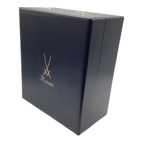 Meissen (マイセン) カップ&ソーサー 波の戯れホワイト