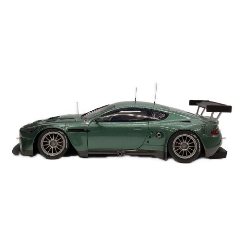 ダイキャストカー 1/18 Aston Martin DBR9 Plain Body Version