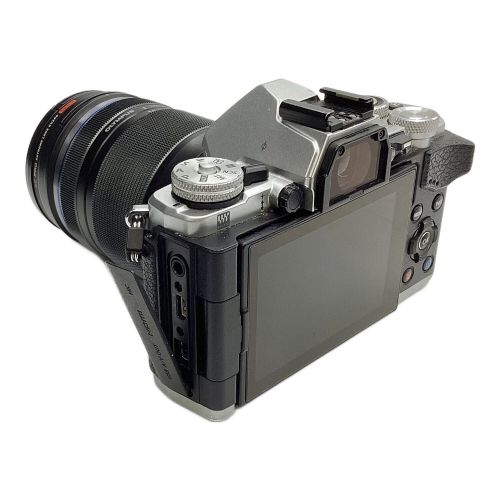 ミラーレス一眼カメラ OM-D E-M5 Mark II 14-150mm II レンズキット