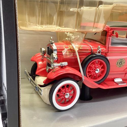 ダイキャストカー 1/18 1931 FORD MODEL A PICK UP 11001 FIRE CHIEF