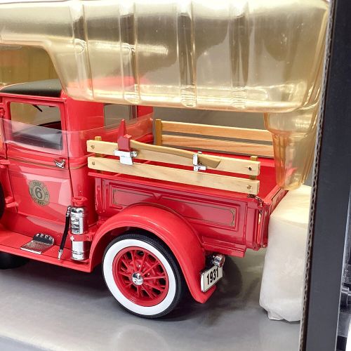 ダイキャストカー 1/18 1931 FORD MODEL A PICK UP 11001 FIRE CHIEF