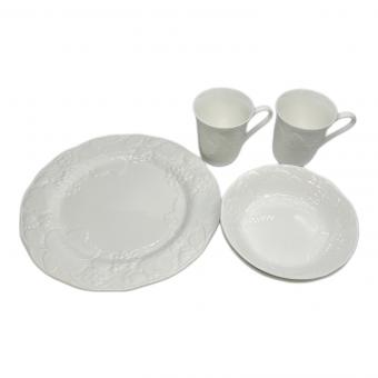 Wedgwood (ウェッジウッド) モーニングセット ストロベリー&バイン 大プレート1・プレート2・マグカップ2