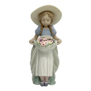 LLADRO (リヤドロ) フィギュリン たくさん摘めたよ!