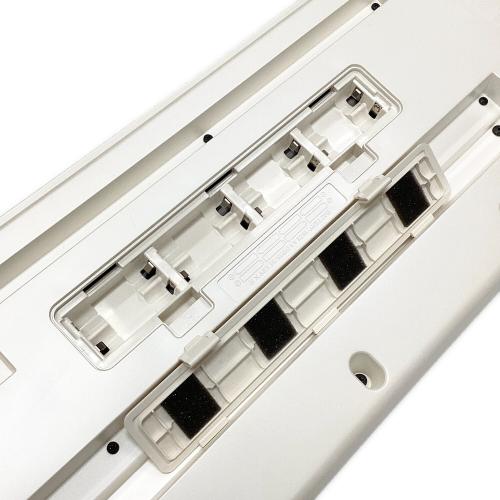 ショルダーシンセサイザー Lucina AX-09 パールホワイト