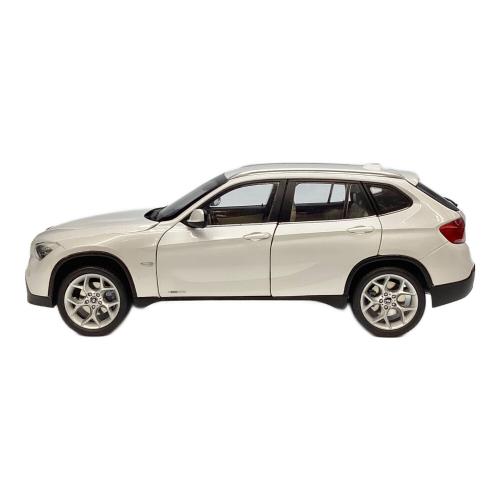 ダイキャストカー 1:18 BMW X1 xDrive 28i