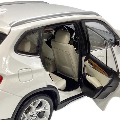 ダイキャストカー 1:18 BMW X1 xDrive 28i