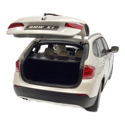 ダイキャストカー 1:18 BMW X1 xDrive 28i