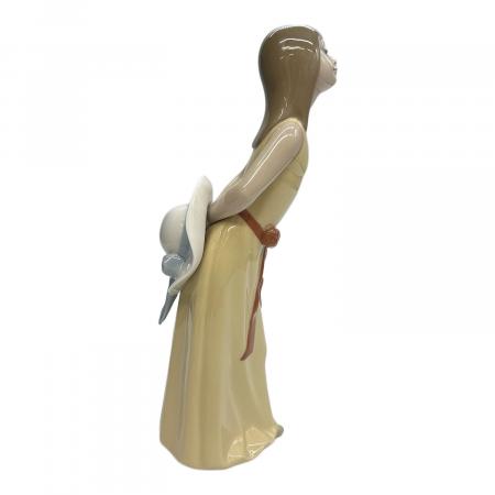 【LLADRO 】リヤドロ  いたずらな少女　#5006 LLADRO (リヤドロ) フィギュリン 5006 いたずらな少女｜トレファクONLINE