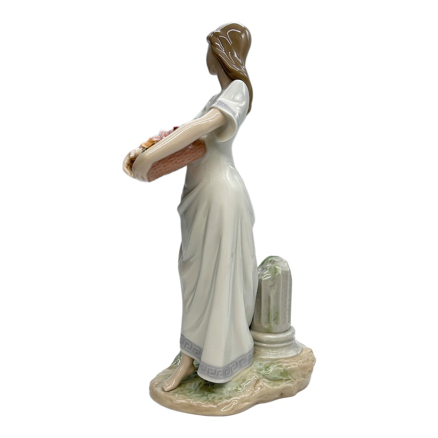 リヤドロ LLADRO 7704 アテネの庭 GARDENS OF ATHENS リヤドロ LLADRO 7704 アテネの庭 GARDENS OF ATHENS Amazon.com