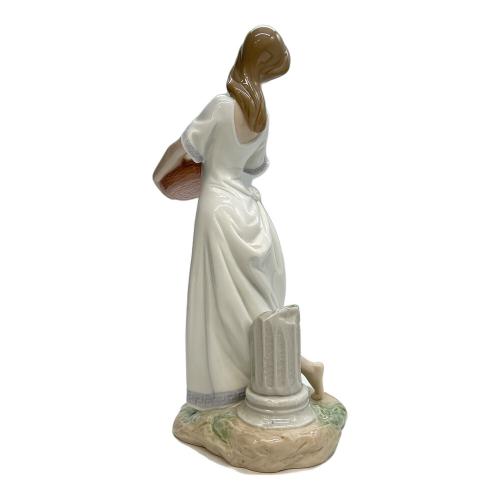 LLADRO (リヤドロ) フィギュリン アテネの庭