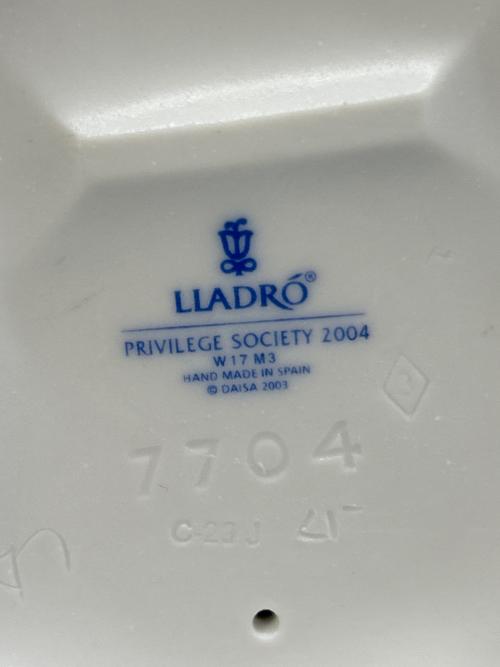 LLADRO (リヤドロ) フィギュリン アテネの庭｜トレファクONLINE