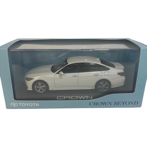 TOYOTA (トヨタ) CROWN BEYOND RS Advance ミニカー 1/30スケール モデルカー