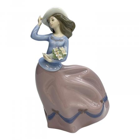 美品 LLADRO リヤドロ 「春のそよ風」SPRING BREEZE 2026年最新】リヤドロ 春のそよ風の人気アイテム - メルカリ