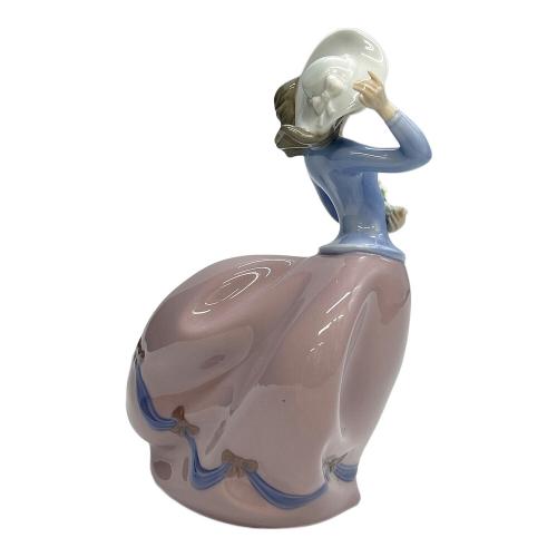 LLADRO (リヤドロ) Spring Breeze 5590