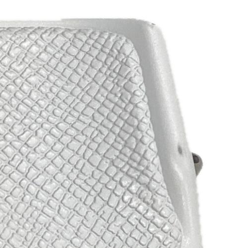 ミラーレス一眼カメラ EOS M200 15-45レンズキット