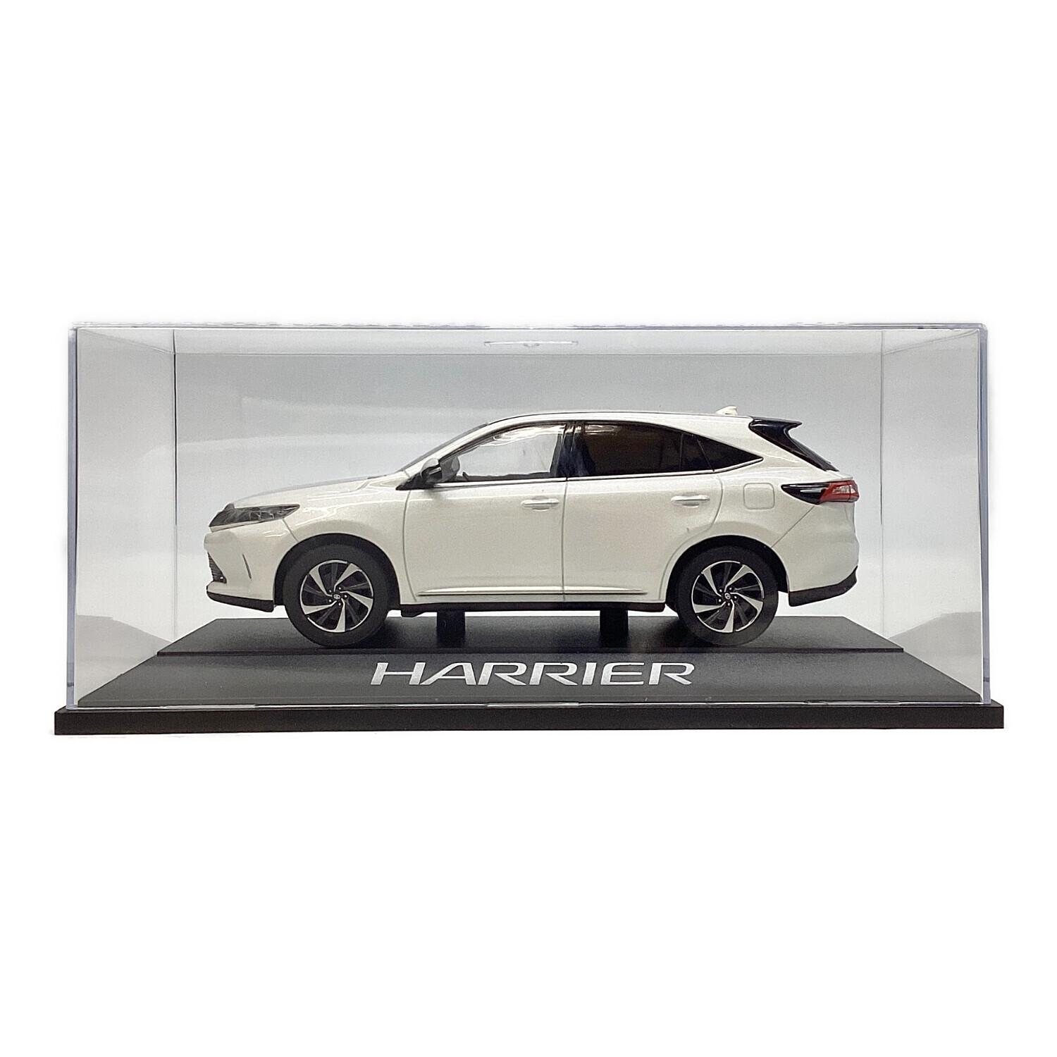 HARRIER　パールホワイト　ミニカー 1/30 　ノベルティ ダイキャストカー 1/30 HARRIER モデルカー カラーサンプル ホワイト