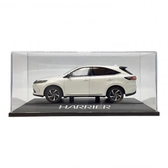 ダイキャストカー 1/30 HARRIER モデルカー カラーサンプル ホワイトパールクリスタルシャイン