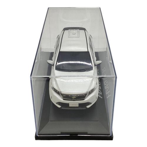 ダイキャストカー 1/30 HARRIER モデルカー カラーサンプル ホワイトパールクリスタルシャイン