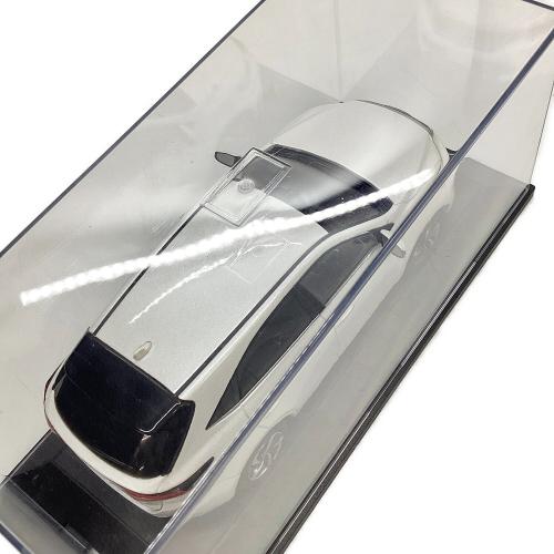 ダイキャストカー 1/30 HARRIER モデルカー カラーサンプル ホワイトパールクリスタルシャイン