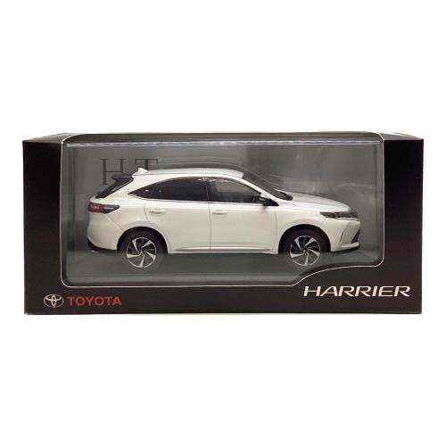 ダイキャストカー 1/30 HARRIER モデルカー カラーサンプル ホワイト