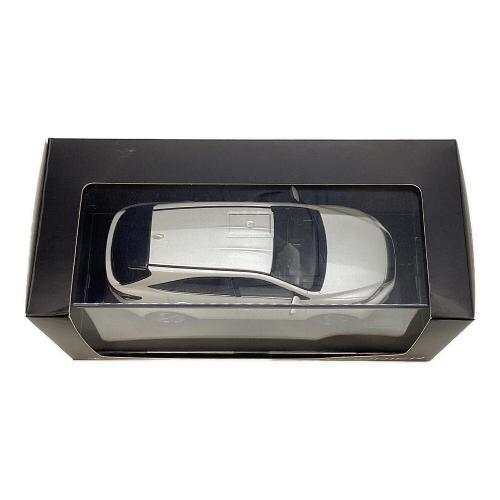 ダイキャストカー 1/30 HARRIER モデルカー カラーサンプル ホワイト