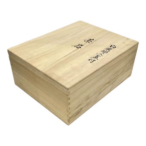 有田焼 蓋付茶器 白磁彫文 井上萬二作