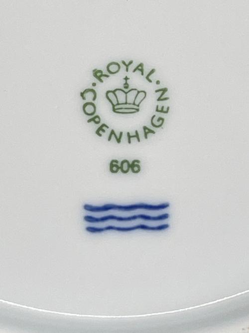 ROYAL COPENHAGEN (ロイヤル・コペンハーゲン) プレート ディーププレート/24cm ホワイトフルーテッド