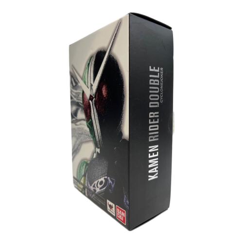 S.H.Figuarts 真骨彫製法 仮面ライダーW サイクロンジョーカー
