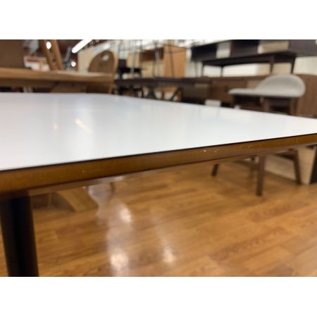カリモク60+ (カリモクロクマル) テーブル ホワイト×ダークブラウン D36210