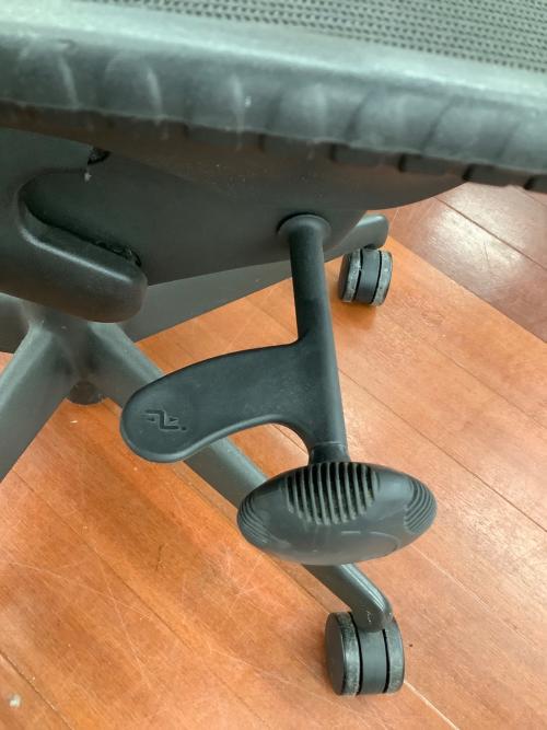 Herman Miller (ハーマンミラー) ミラチェア ブラック×ホワイト 1人掛け AJG1BBZMBK7Q01