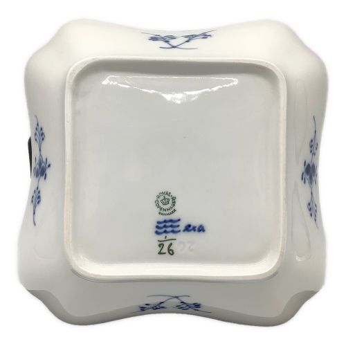 ROYAL COPENHAGEN (ロイヤル・コペンハーゲン) サラダボウル 20cm ブルーフルーテッド