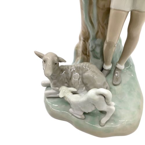 LLADRO (リヤドロ) フィギュリン 少年とヤギ 278