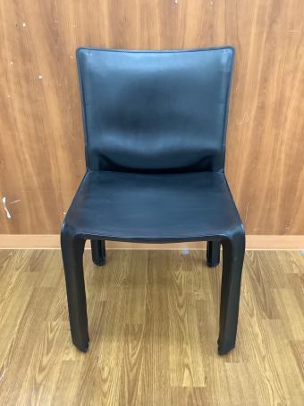 CASSINA 412CAB アームレスチェア ブラック