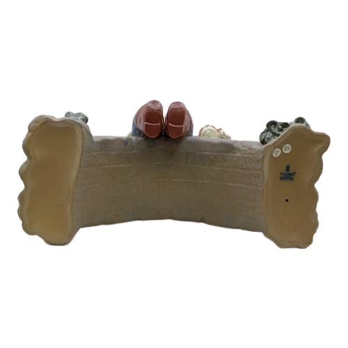 LLADRO (リヤドロ) 置物 凍った川で魚釣り 釣り竿なし 2237