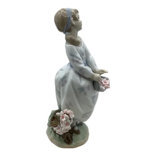 LLADRO (リヤドロ) 桜並木をぬけて 花数ヶ所ワレ有