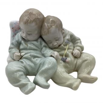 LLADRO (リヤドロ) 赤ちゃんの夢 一部割れ有