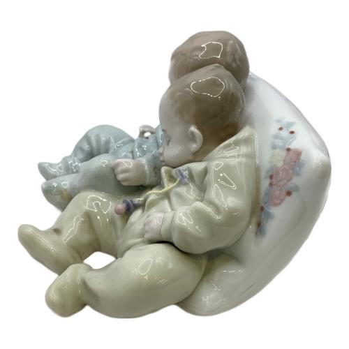 LLADRO (リヤドロ) 赤ちゃんの夢 一部割れ有