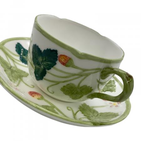 MINTON (ミントン) ティーカップ&ソーサー ヴィクトリアストロベリー