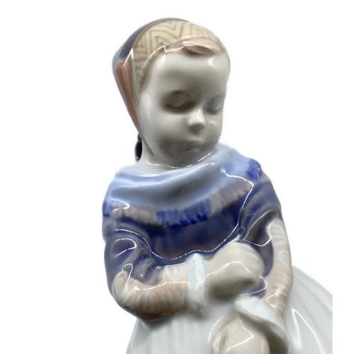 ROYAL COPENHAGEN (ロイヤル・コペンハーゲン) フィギュリン アマー島の少女