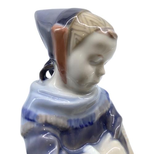 ROYAL COPENHAGEN (ロイヤル・コペンハーゲン) フィギュリン アマー島の少女