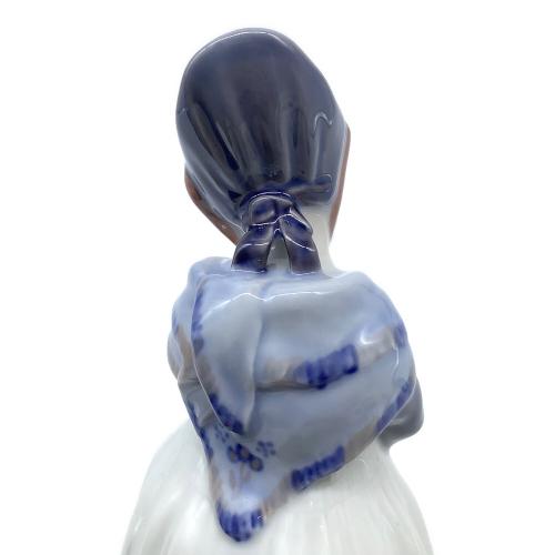 ROYAL COPENHAGEN (ロイヤル・コペンハーゲン) フィギュリン アマー島の少女